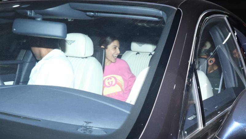 anushka sharma welcome husband virat kohli after won test match against bangladesh