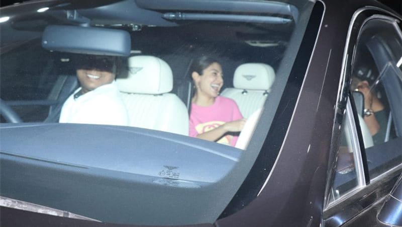anushka sharma welcome husband virat kohli after won test match against bangladesh