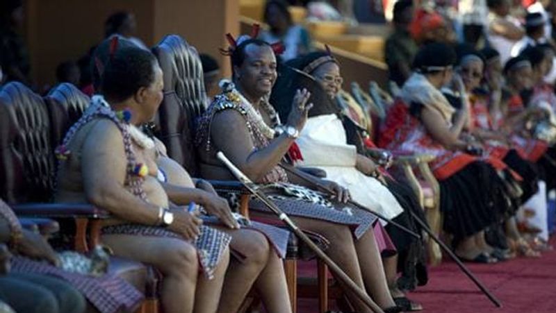 Poorest country Swaziland king mswati buy 119 crore car for his 15 wives
