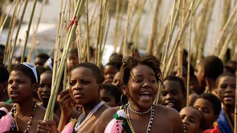 Poorest country Swaziland king mswati buy 119 crore car for his 15 wives