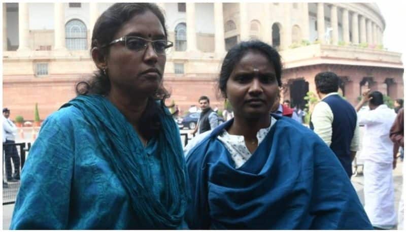 attempt to Manhandled against Ramya Haridas and congress mps in parliament