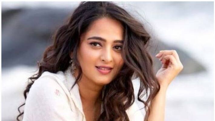 Tollywood actress Anushka Shetty is going to marry an indian crickter Tollywood actress Anushka Shetty is going to marry an indian crickter