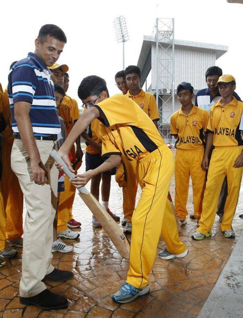 Former Cricketer Rahul Dravid personal life story in pictures