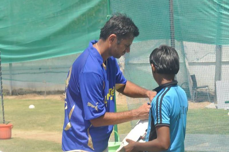 Former Cricketer Rahul Dravid personal life story in pictures