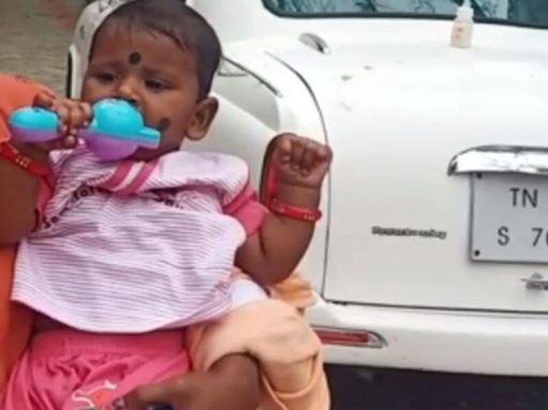 women left 8 months baby in vilupuram bus stand
