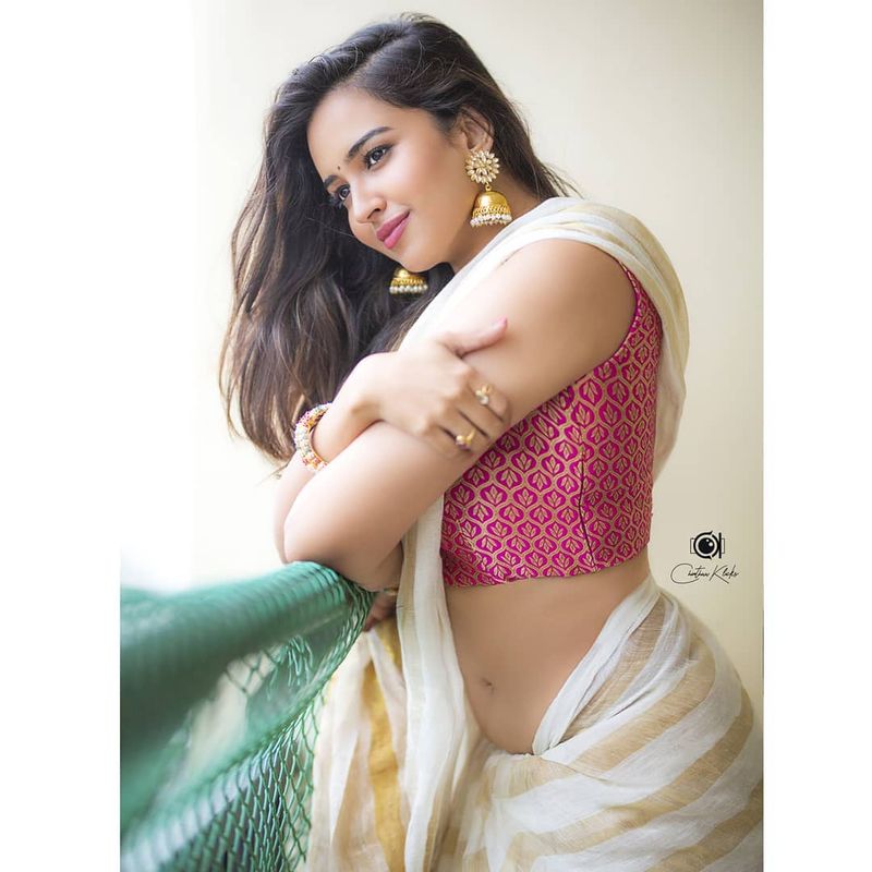 Rangasthalam Actress Pujita Ponnada latest photo shoot in Black dress