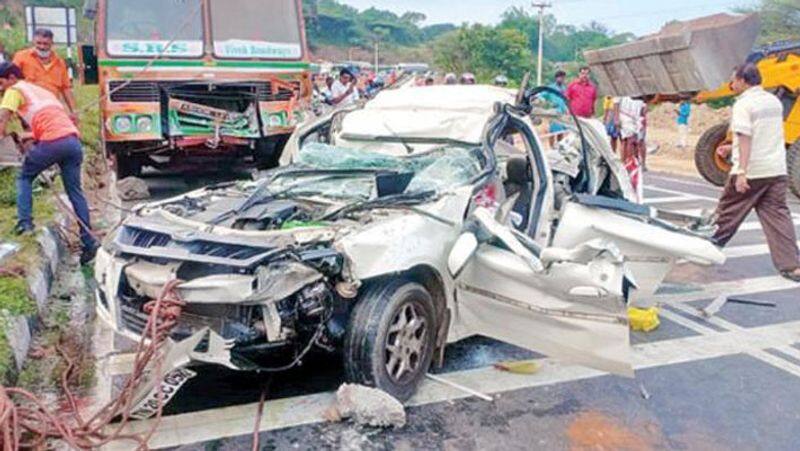 car lorry accident... 3 women killed