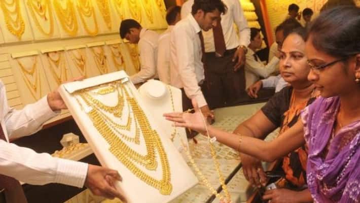 Gold price breaches Rs 40,000 per 10 grams, likely to gain further Gold price breaches Rs 40,000 per 10 grams, likely to gain further