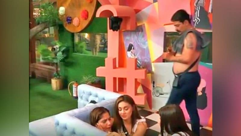 Govinda Niece Aarti Singh Crying on Bigg Boss House