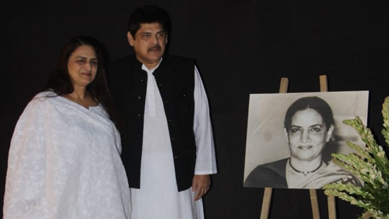 shabana azmi mother Shaukat kaifi prayer meet bollwood celebs attend
