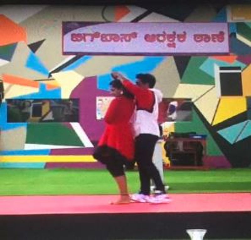 ಬಿಗ್ ಬಾಸ್ ಆರಕ್ಷಕ ಠಾಣೆ ಎದುರು ನೃತ್ಯ ಪ್ರದರ್ಶನ