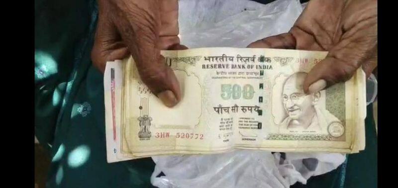 demonetized 500 and 1000 rupee notes were saved by two grandmothers in tirupur
