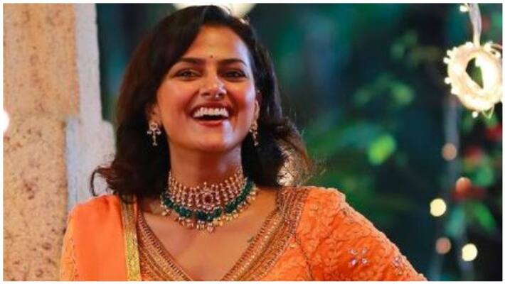 Shraddha Srinath 14 days completed now busy in kitchen Shraddha Srinath 14 days completed now busy in kitchen