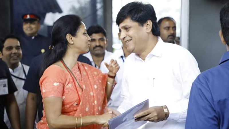 10 pictures of NCP leader Sharad Pawar daughter Supriya Sule in Maharashtra special session