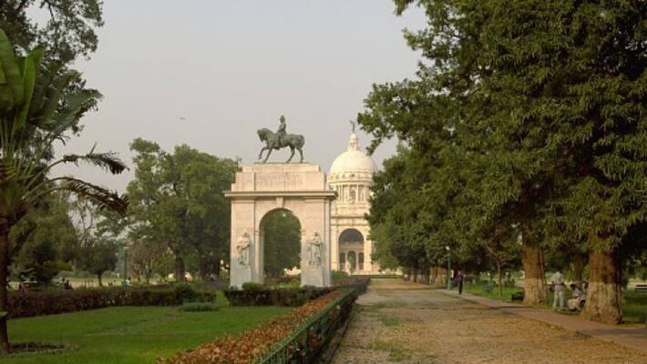 Kolkata temperature is down by one degrees Kolkata temperature is down by one degrees