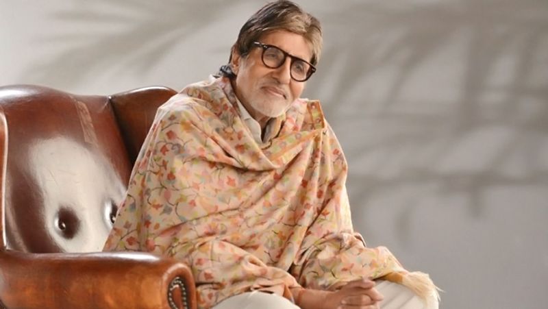সেলিমের আরও দাবি অমিতাভকে, মনমোহন দেশাই থেকে শুরু করে প্রকাশ মেহেরার সামনেও তিনিই তুলে ধরেছিলেন। ওই সাক্ষাৎকারে সেলিম বলেন মনমোহন দেশাই প্রথম দর্শনে অমিতাভকে একদমই পছন্দ করেননি। কিন্তু সেই সময় সেলিম অমিতাভের হয়ে নাকি মনমোহন দেশাইয়ের সঙ্গে বাজি ধরেছিলেন।