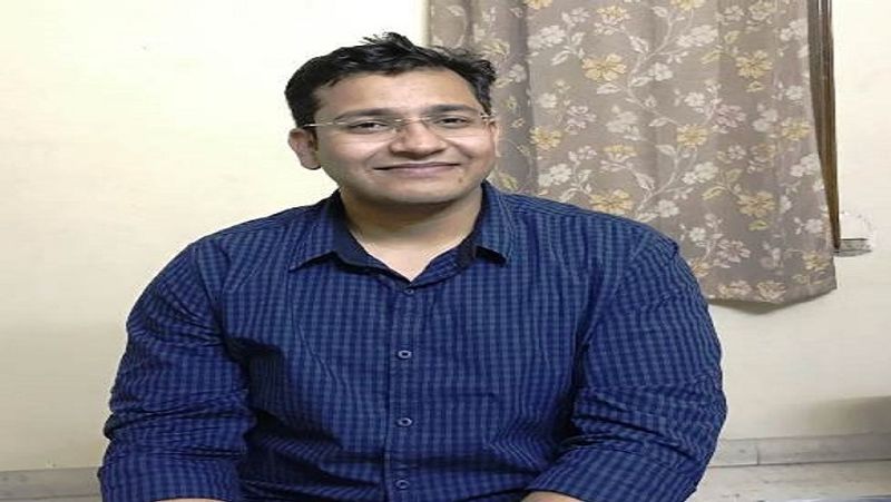 वर्णित को ऐसा लगा कि इंजीनियरिंग की नौकरी करते हुए वे ठीक से इस परीक्षा की तैयारी नहीं कर सकेंगे। इसलिए उन्होंने मार्च 2016 में यह नौकरी छोड़ दी। पहले प्रयास में उन्हें मुख्य परीक्षा में सफलता नहीं मिल पाई थी। दूसरे प्रयास में उन्हें 504वीं रैंक मिली। इसके बाद उन्हें रेलवे प्रोटेक्शन फोर्स में असिस्टेंट सिक्युरिटी कमिश्नर का पद मिला। लेकिन वर्णित तो आईएएस बनना चाहते थे। इसलिए उन्होंने तीसरी बार परीक्षा देने का फैसला किया।