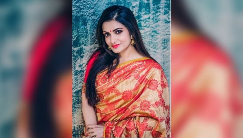 <p>বিজেপি প্রার্থীর ব্যাঙ্কে জমা অর্থের পরিমাণ ১৪ লক্ষ ৭৬ হাজার টাকা। এছাড়াও বন্ড, শেয়ার, মিউচুয়াল ফান্ডে কোনও সঞ্চয় নেই তনুশ্রী চক্রবর্তীর।</p>