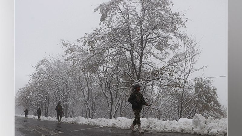 Beautiful pictures of snow fall in Jammu and Kashmir, 60 years after such rain