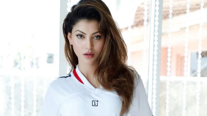তবে বর্তমানে ভালোই আছেন উর্বশী। সেই কথাই এখন স্পষ্ট বুঝিয়ে দিলেন উর্বশী রাউটেল্লা।