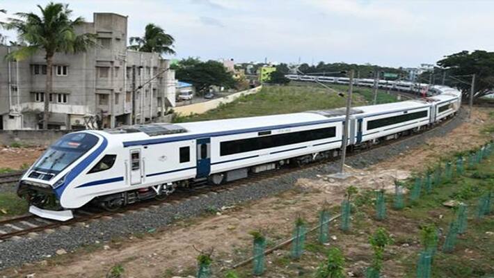 goverment sezies license of vande bharat train pantry in complain of stale food goverment sezies license of vande bharat train pantry in complain of stale food