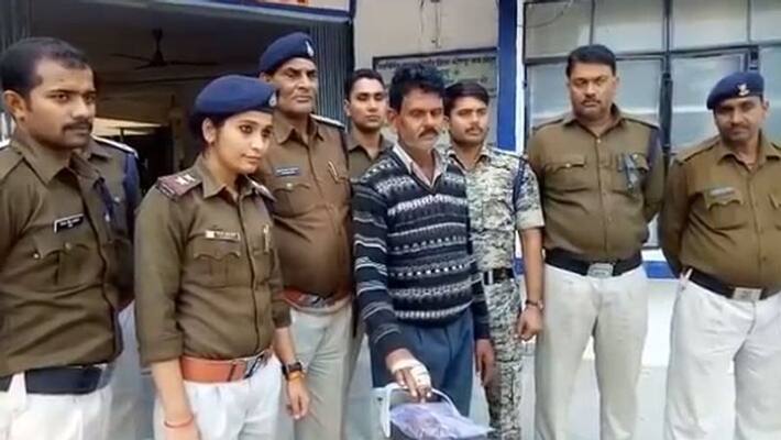 Lady police set up trap to catch a most wanted in chhatarpur Lady police set up trap to catch a most wanted in chhatarpur