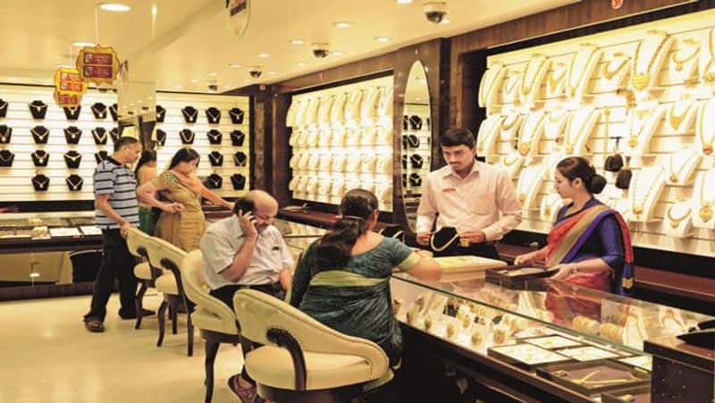 Finmin begins probe into deposits of unaccounted cash by jewellers during demonetisation: Sources
