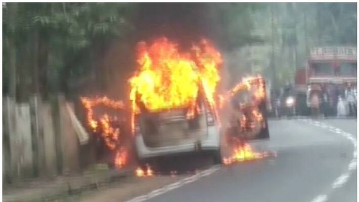 EC vehicle set ablaze in West Bengal s Purulia-dbr EC vehicle set ablaze in West Bengal s Purulia-dbr
