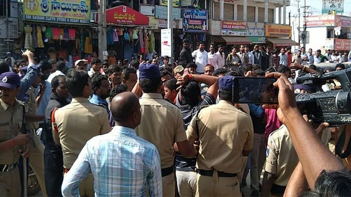 Hyderabad gang rape and murder case, Three policemen suspended, including SI due to negligence Hyderabad gang rape and murder case, Three policemen suspended, including SI due to negligence
