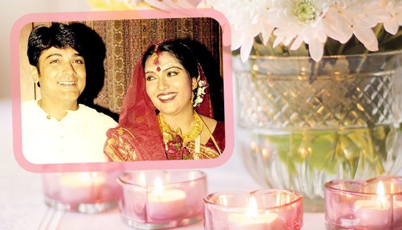 এরপর উৎসব ছবিতে একই সঙ্গে কাজ করেন এই জুটি। সম্পর্ক দানা বেঁধেছিল সেই বছর থেকেই। জল্পনা ছিল হাজারও কিন্তু প্রকাশ্যে কিছুই জানানি তখন এই জুটি।