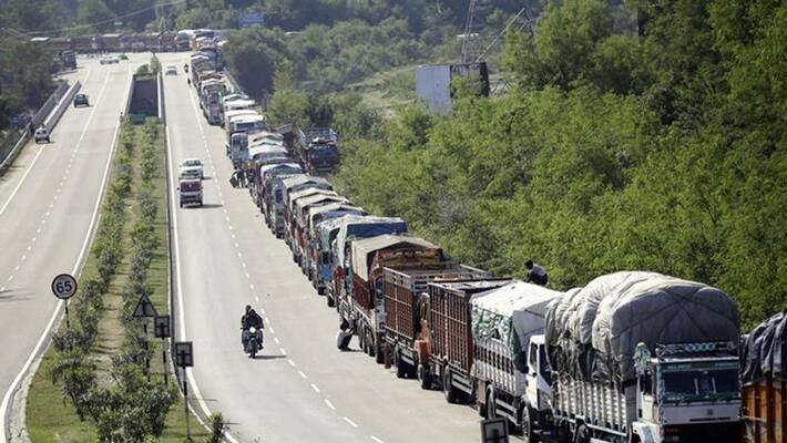 Landslides ravaged roads, public transport closed on Jammu Srinagar National Highway Landslides ravaged roads, public transport closed on Jammu Srinagar National Highway