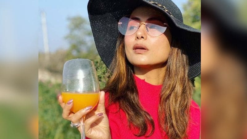 hina khan beautiful photos from her outdoor breakfast