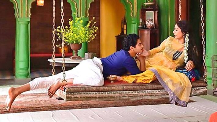 Shahid kapoor Brother ishaan Romance with Tabu in a suitable boy Shahid kapoor Brother ishaan Romance with Tabu in a suitable boy