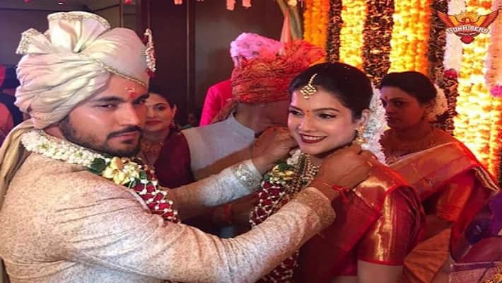 Manish's wife Aashrita kept laughing continuously during marriage, Rohit wishes all the best Manish's wife Aashrita kept laughing continuously during marriage, Rohit wishes all the best