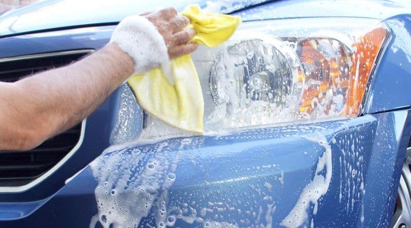 Karnataka Mandya engineers turn into car washers during COVID-19 pandemic -ymn