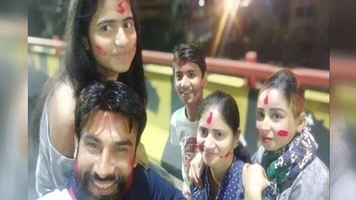 ghaziabad family commits suicide after killing two children ghaziabad family commits suicide after killing two children