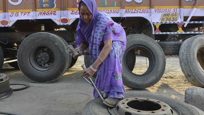 55 year woman truck mechanic in delhi is the real hero