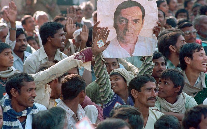 Did rajiv gandhi conspire to let Warren Anderson the The Bhopal Tragedy Killer escape ?