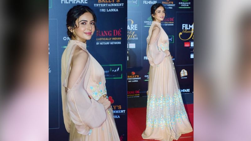 Filmfare Glamour & Style Awards 2019 Bollywood stars malaika Arora Ananya pandey kiara Advani in Show