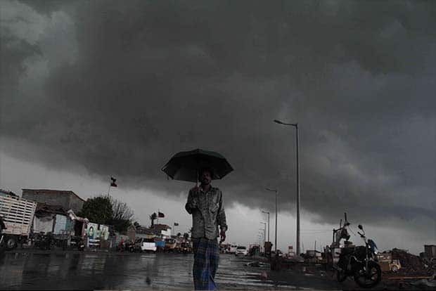 heavy rain for delta districts in next 48 hours