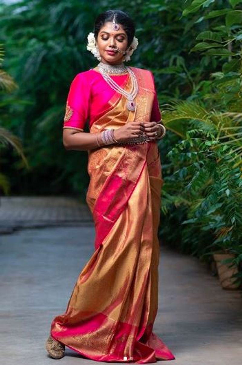 செதுக்கி வைத்த சிற்பம் போல் அழகு