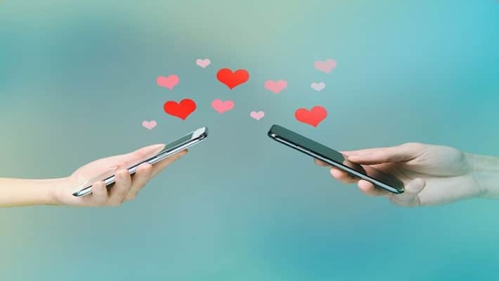 Avoid showing intimate moments on social media Avoid showing intimate moments on social media