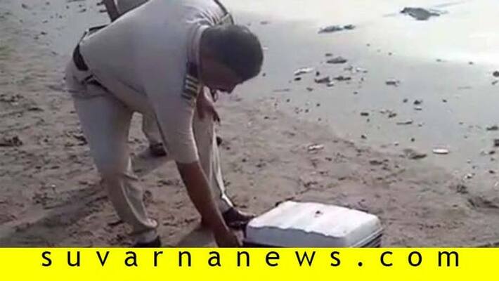 Suitcase Stuffed With Chopped Body Parts Found Near Mumbai beach Suitcase Stuffed With Chopped Body Parts Found Near Mumbai beach