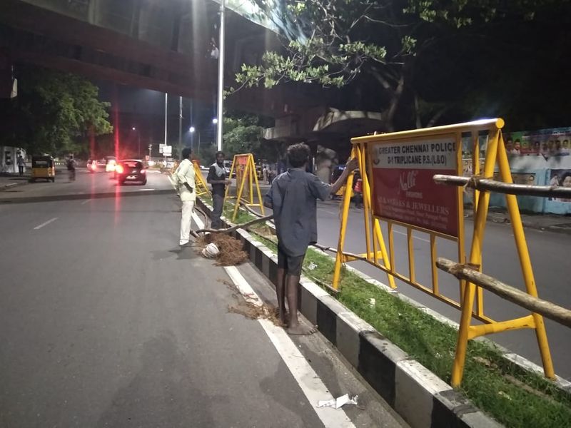 கடற்கரைக்கு செல்லும் பாதையில் நடைபெற்ற துரித வேலைகள்