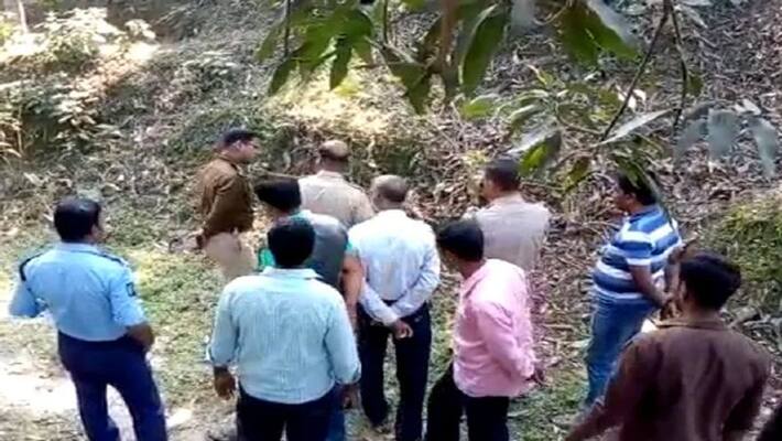Woman burnt body found in mango orchard in Malda district West Bengal Woman burnt body found in mango orchard in Malda district West Bengal