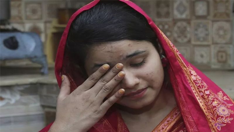 Pakistani girls sold to China, they are working as body trade in China KPS