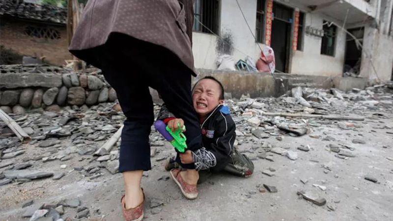 Heartbreaking photos of 2019 earthquakes hit in world kph