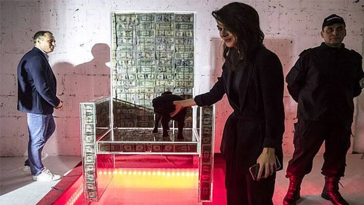 Chair worth 7 crore rupees in display at Russian art gallery kph Chair worth 7 crore rupees in display at Russian art gallery kph