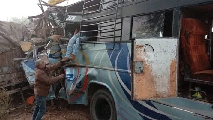 truck bus accident 9 people died and 15 injured in rewa madhya pradesh