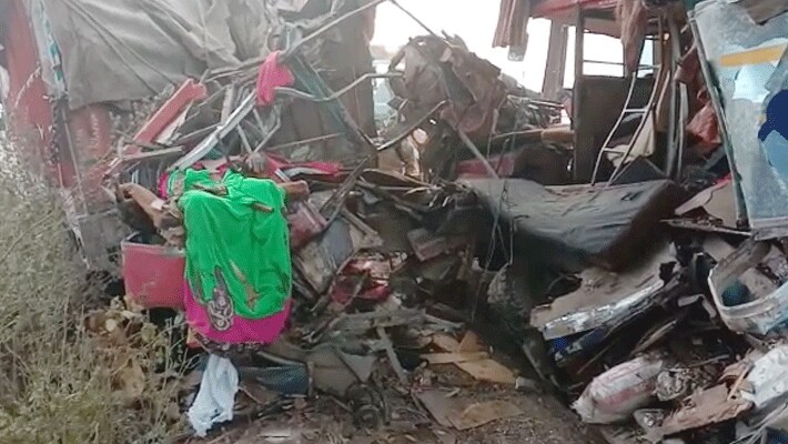 truck bus accident 9 people died and 15 injured in rewa madhya pradesh